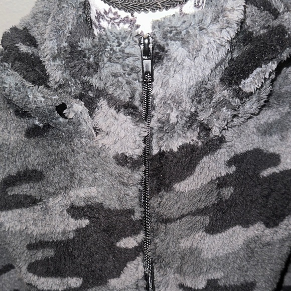 G by Giuliana Cozy Camo Hooded Jacket - Picture 4 of 7